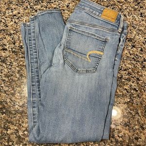 american eagle next level stretch jeggings (light wash) | 8 Short